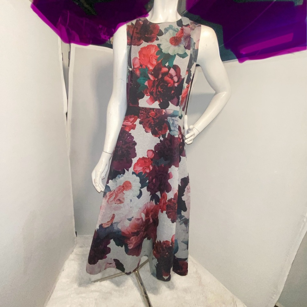 Sleeveless, moody floral, fit and flare Midi Dress